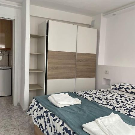 Giovina Living Av Suecia 150M From Beach ลอส กริสเตียนอส ภายนอก รูปภาพ