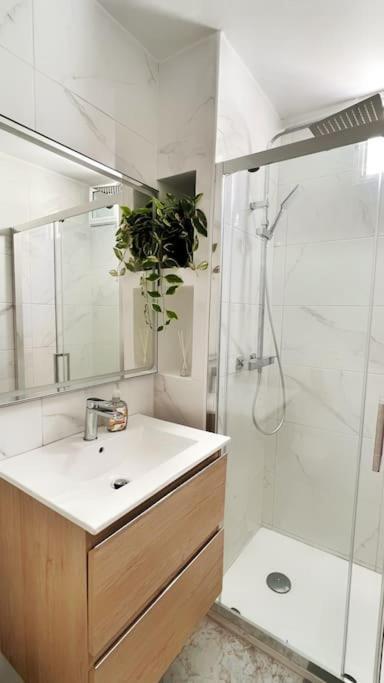 Giovina Living Av Suecia 150M From Beach ลอส กริสเตียนอส ภายนอก รูปภาพ